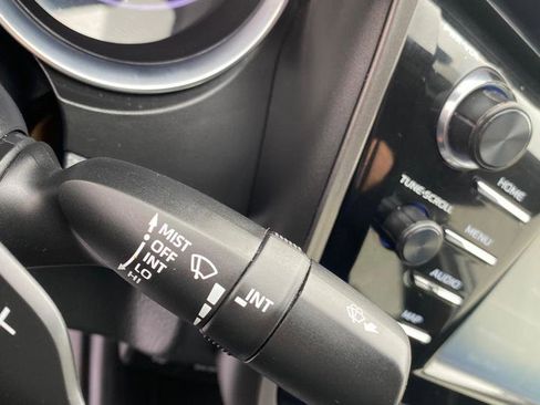 Used 2020 Toyota Camry SE image 20