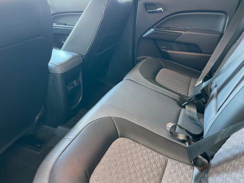 Used 2018 Chevrolet Colorado Z71 AWD/4WD image 9