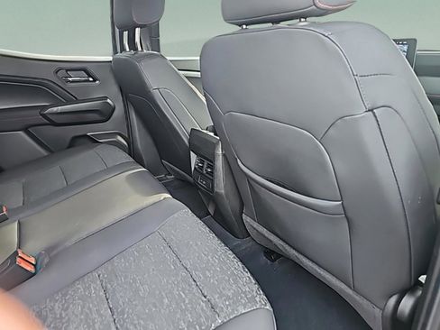 Used 2025 Chevrolet Colorado Z71 image 20