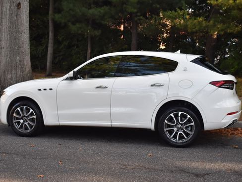 Used 2021 Maserati Levante GranSport image 5