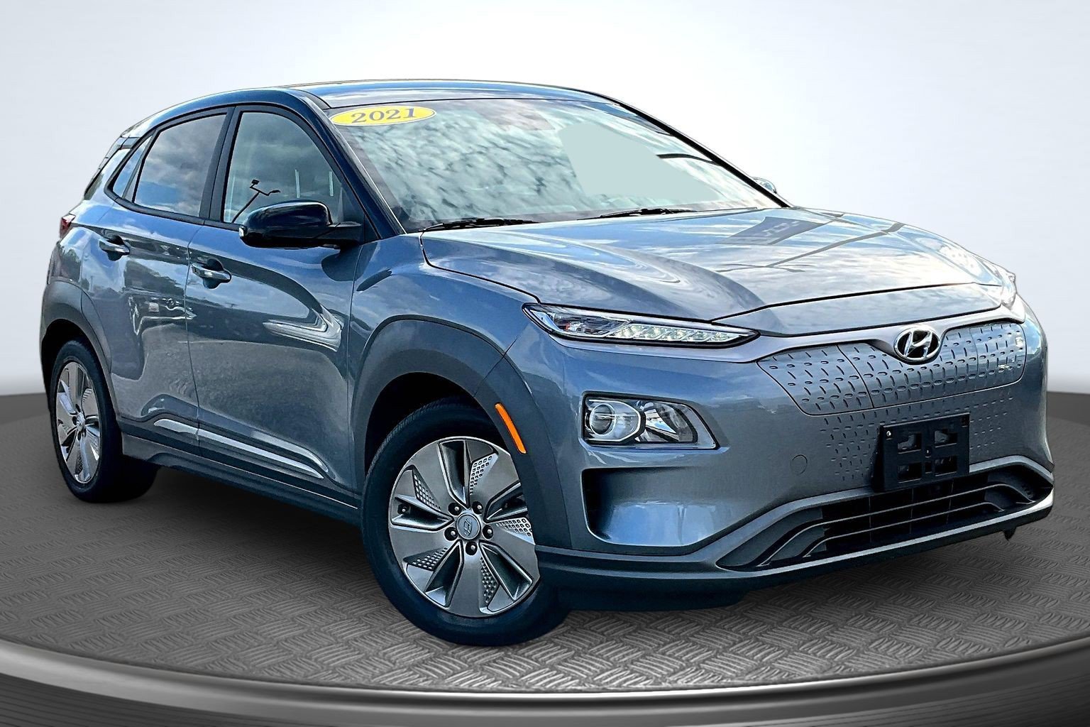 Used 2021 Hyundai Kona SEL FWD image 2