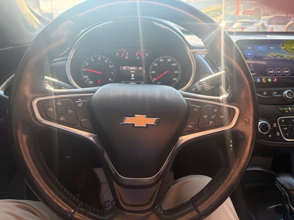 Used 2021 Chevrolet Malibu LT w/ Leather Package FWD image 19