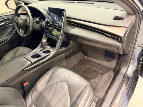 Used 2022 Toyota Avalon XLE w/ Moonroof Package image 36