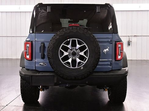 Used 2025 Ford Bronco Badlands image 6