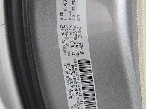 Used 2019 Chrysler Pacifica Touring Plus w/ Tire & Wheel Group FWD image 23