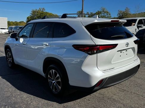 Used 2023 Toyota Highlander L image 6