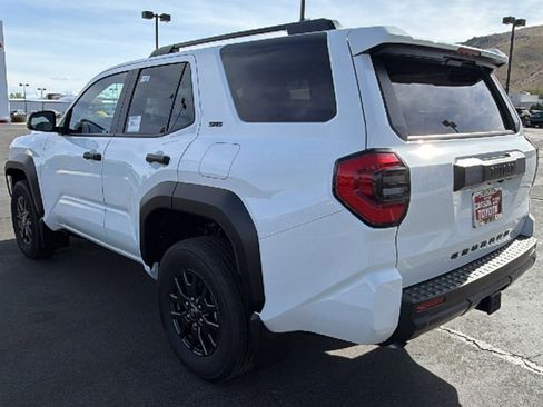 New 2026 Toyota 4Runner SR5 AWD/4WD image 5