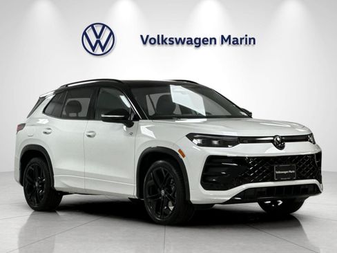 New 2026 Volkswagen Tiguan SE R-Line FWD image 7