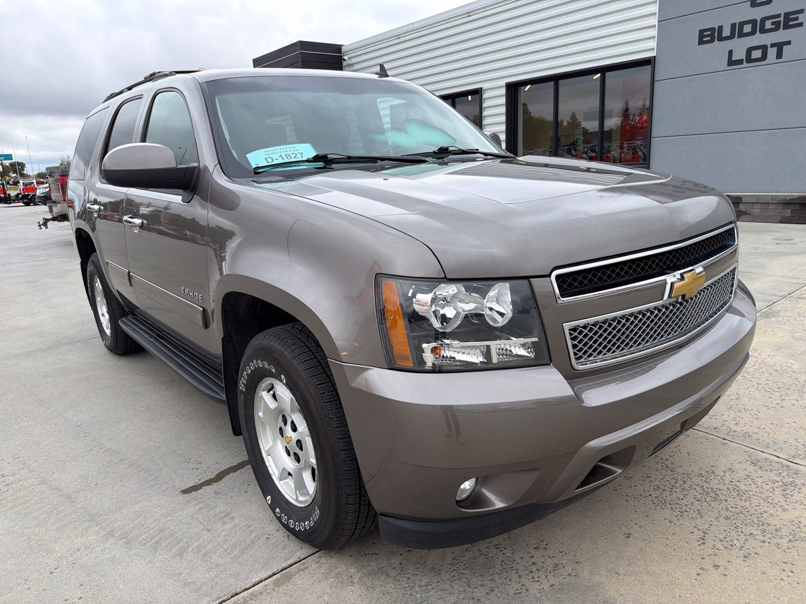Used 2013 Chevrolet Tahoe LT w/ Luxury Package AWD/4WD image 2