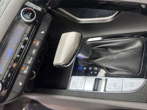 Used 2024 Hyundai Elantra SEL w/ Convenience Package image 19