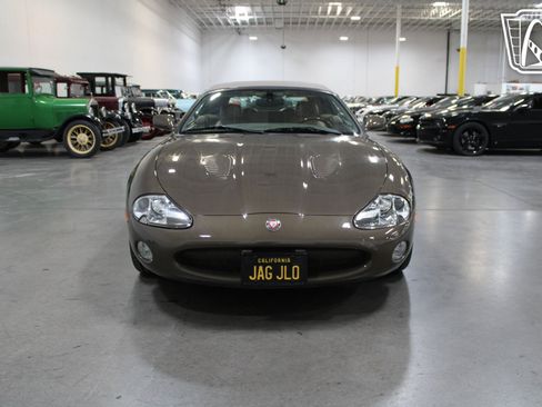 Used 2001 Jaguar XK8 Convertible image 34