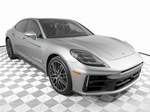 Used 2026 Porsche Panamera image 3