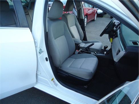 Used 2015 Toyota Corolla LE FWD image 15