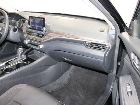 Used 2024 Nissan Altima 2.5 SV image 26