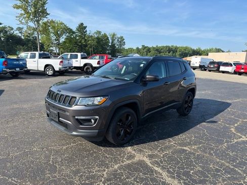 Used 2018 Jeep Compass Latitude AWD/4WD image 4