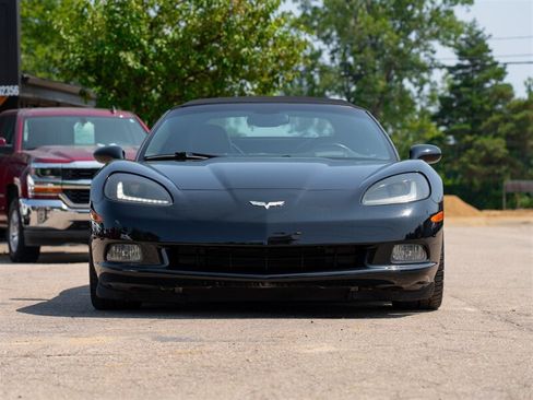 Used 2005 Chevrolet Corvette Convertible w/ Preferred Equipment Group RWD image 2
