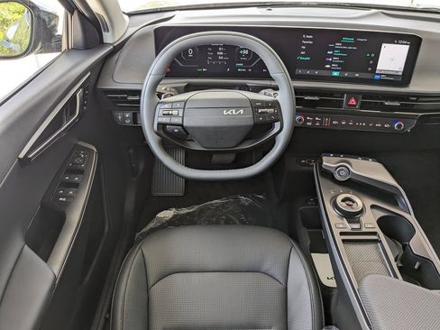 New 2025 Kia EV6 Wind RWD image 21