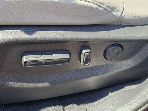 Used 2018 Honda CR-V Touring image 23