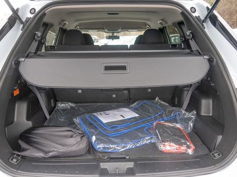 New 2025 Mitsubishi Outlander ES image 13