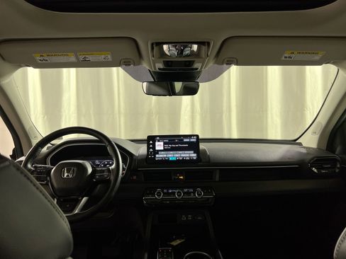 Used 2025 Honda Pilot Elite image 17