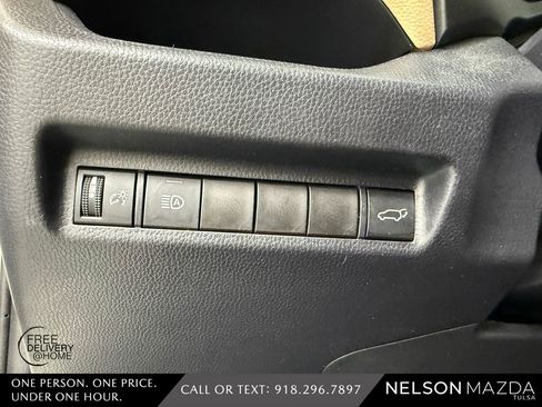 Used 2019 Toyota RAV4 XLE Premium AWD/4WD image 21