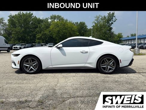 Used 2025 Ford Mustang Premium RWD image 9