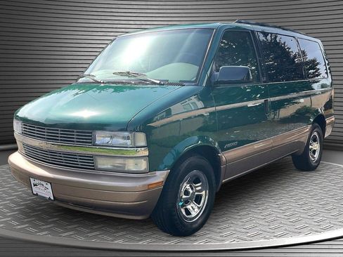 Used 2000 Chevrolet Astro Passenger RWD image 3