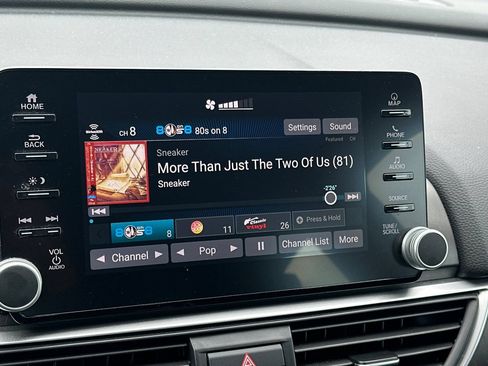 Used 2018 Honda Accord Touring image 17