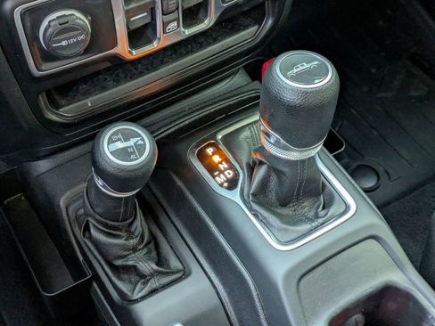 Used 2021 Jeep Gladiator Sport image 24