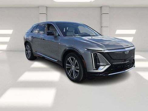 New 2026 Cadillac Lyriq Luxury image 7