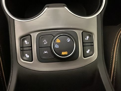 Used 2023 GMC Terrain AT4 AWD/4WD image 22