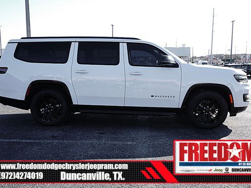 New 2025 Jeep Wagoneer L Series II w/ Premium Group I image 6