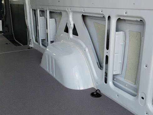 Used 2025 Mercedes-Benz Sprinter 2500 image 11