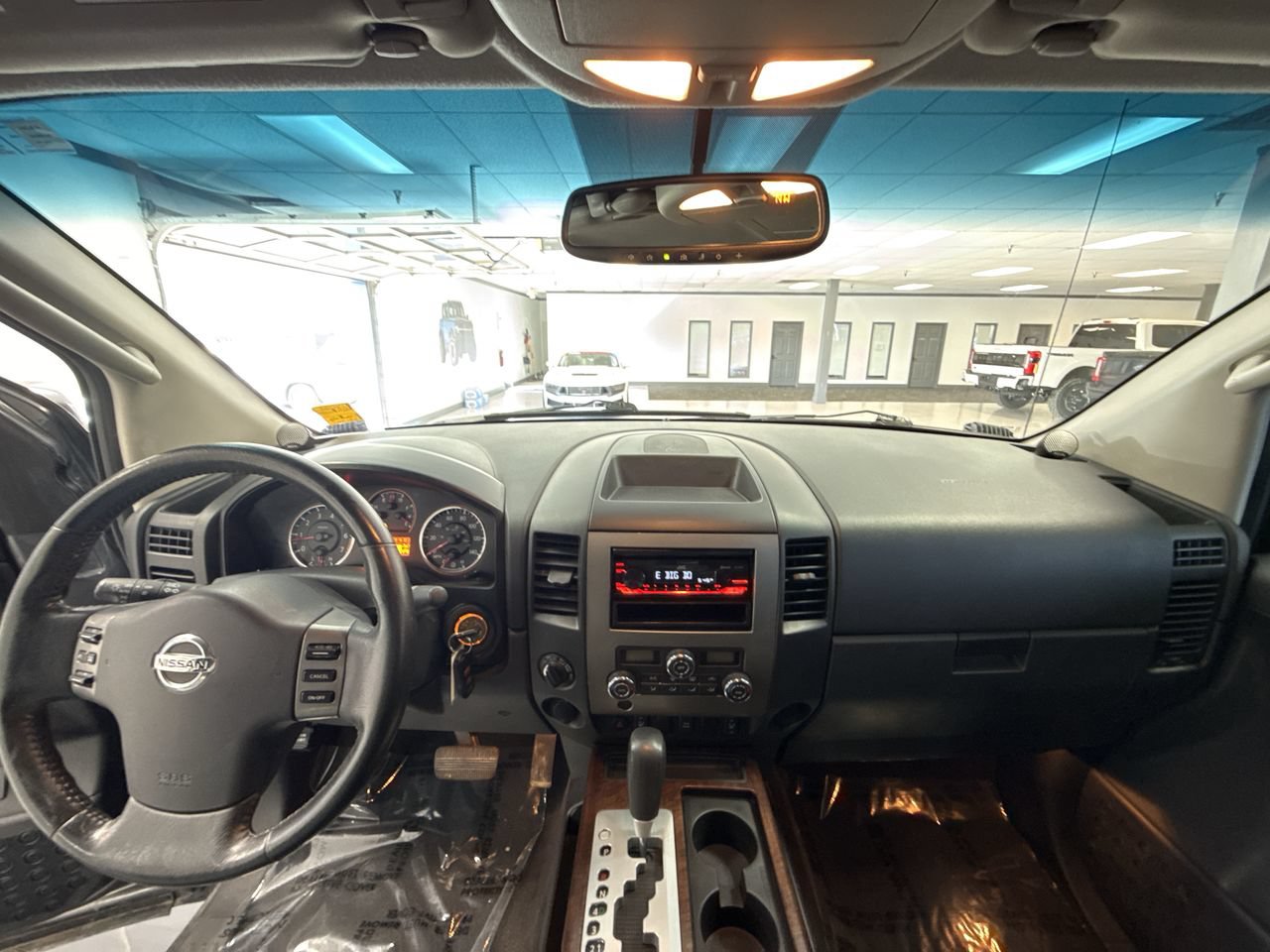 Used 2009 Nissan Titan LE AWD/4WD image 15