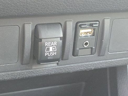 Used 2019 Toyota Tacoma SR5 image 29