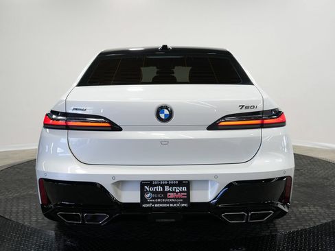 Used 2023 BMW 760i xDrive w/ Luxury Rear Seating Package AWD/4WD image 7