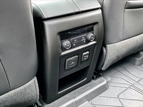 Used 2023 Chevrolet Traverse Premier w/ Redline Edition image 10