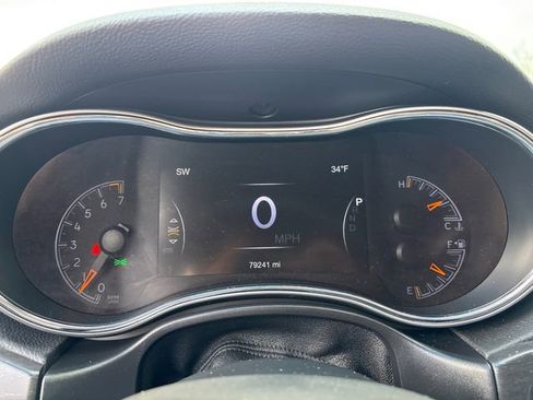 Used 2018 Jeep Grand Cherokee Laredo image 24