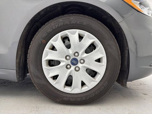 Used 2019 Ford Fusion S image 18