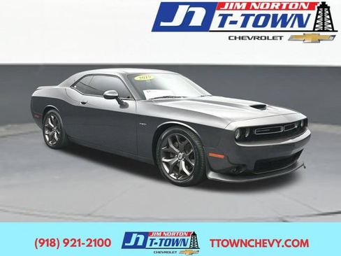 Used 2019 Dodge Challenger R/T RWD image 1