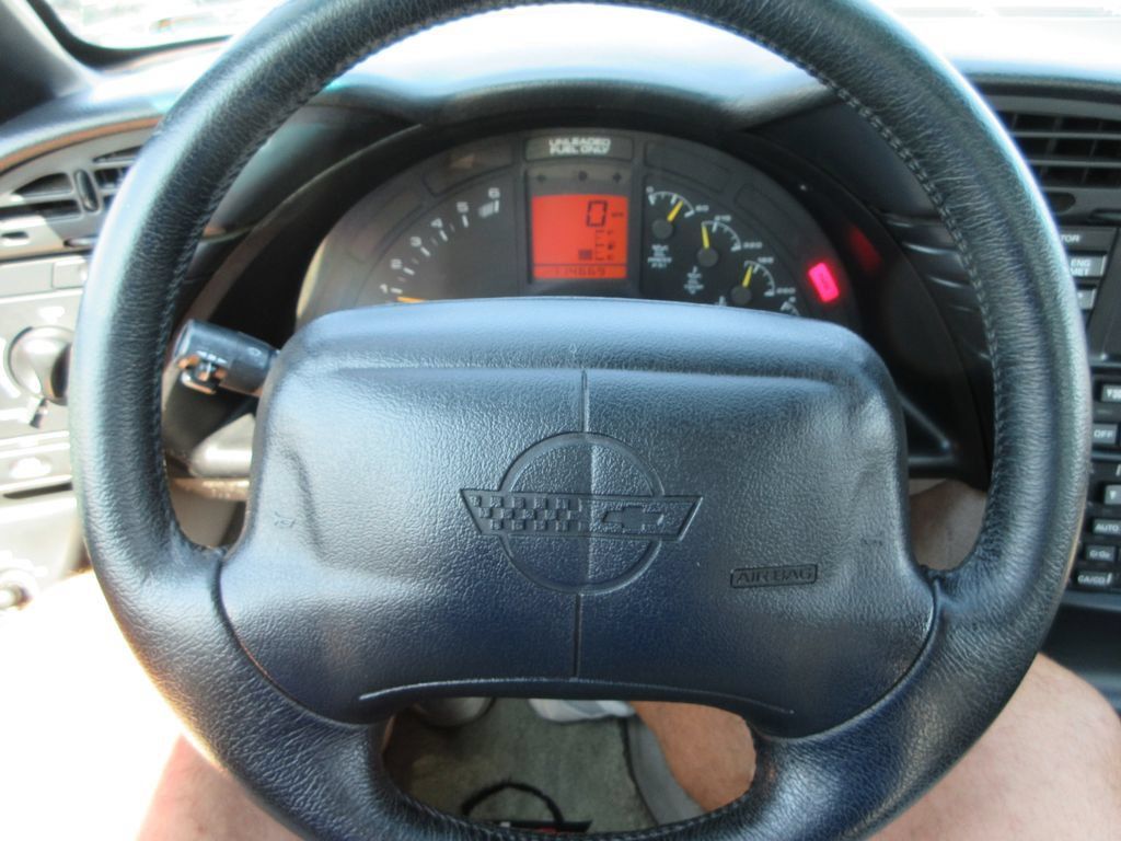 Used 1995 Chevrolet Corvette Coupe RWD image 17