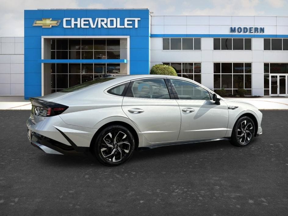 Used 2025 Hyundai Sonata SEL FWD image 5