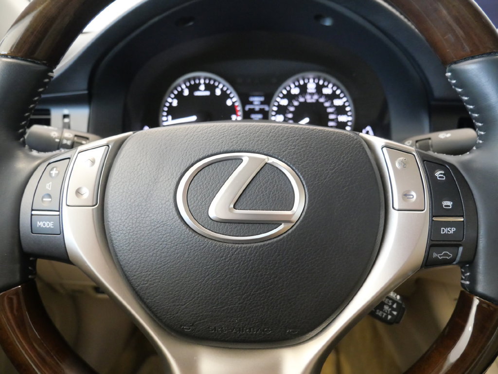 Used 2015 Lexus ES 350 w/ Ultra Luxury Package FWD image 18