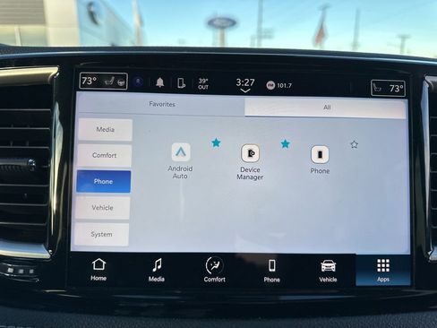 Used 2023 Chrysler Pacifica Touring-L image 45