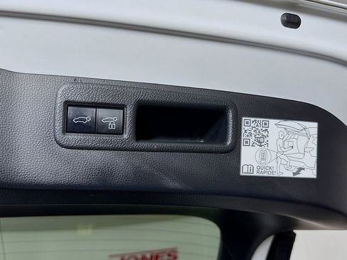 Certified 2023 Toyota Venza Nightshade image 29