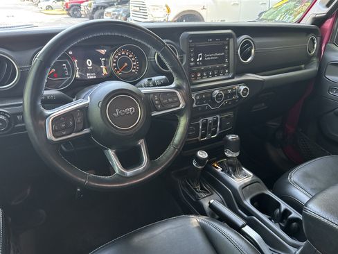 Used 2022 Jeep Wrangler Unlimited Sahara w/ LED Lighting Group AWD/4WD image 20