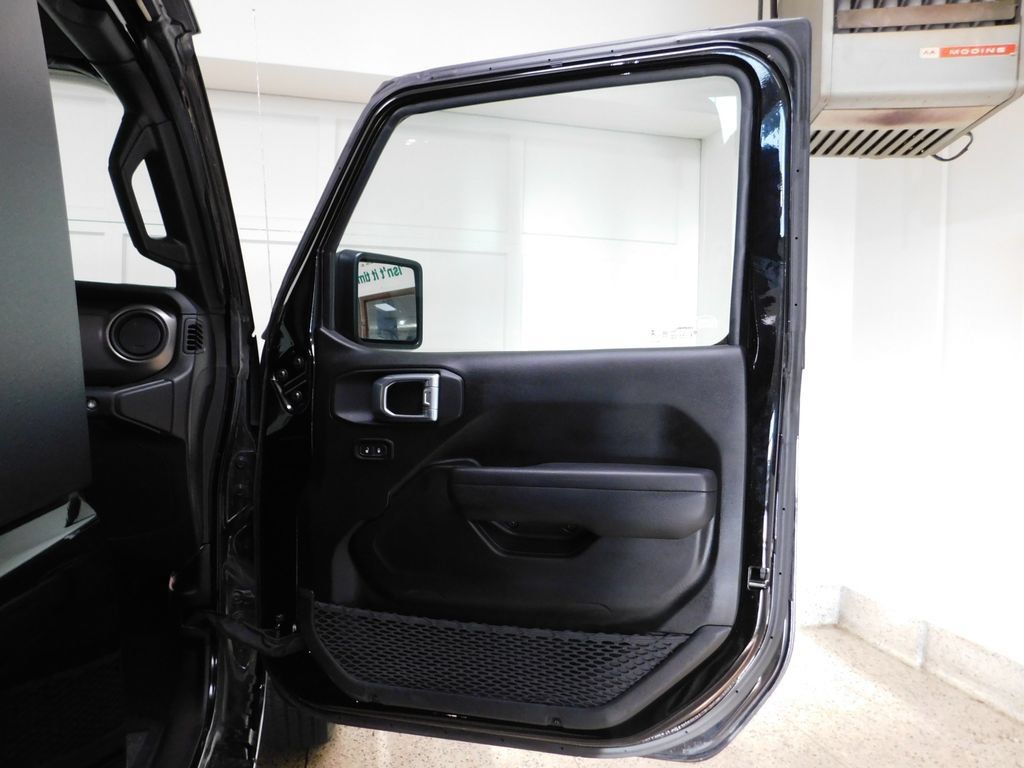 Used 2021 Jeep Wrangler Sport AWD/4WD image 64