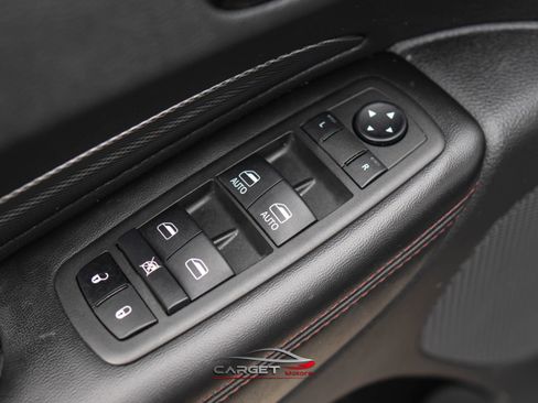 Used 2022 Dodge Durango R/T w/ Tow 'N Go Package AWD/4WD image 38