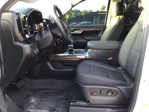 Used 2023 Chevrolet Silverado 1500 LT AWD/4WD image 9