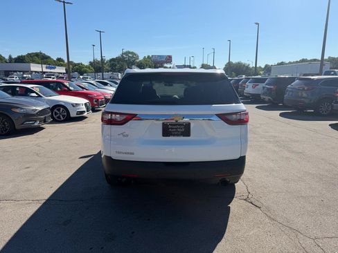 Used 2019 Chevrolet Traverse LT FWD image 4